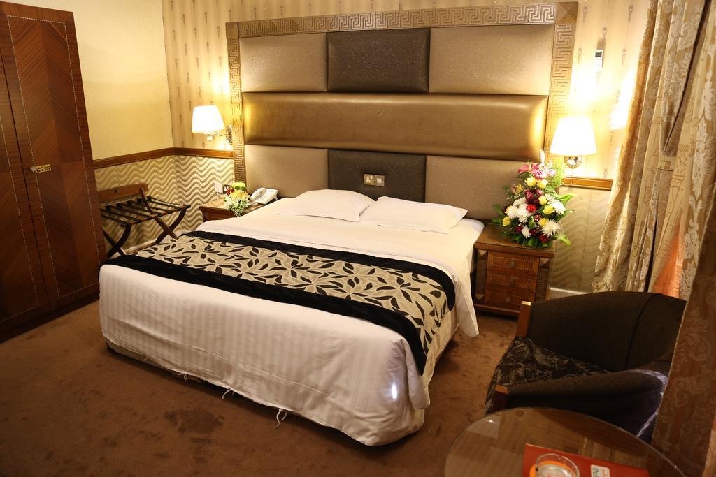 Abjad Crown Hotel Дубай Экстерьер фото