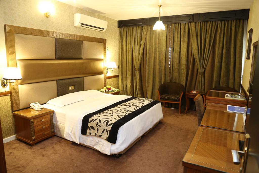 Abjad Crown Hotel Дубай Экстерьер фото