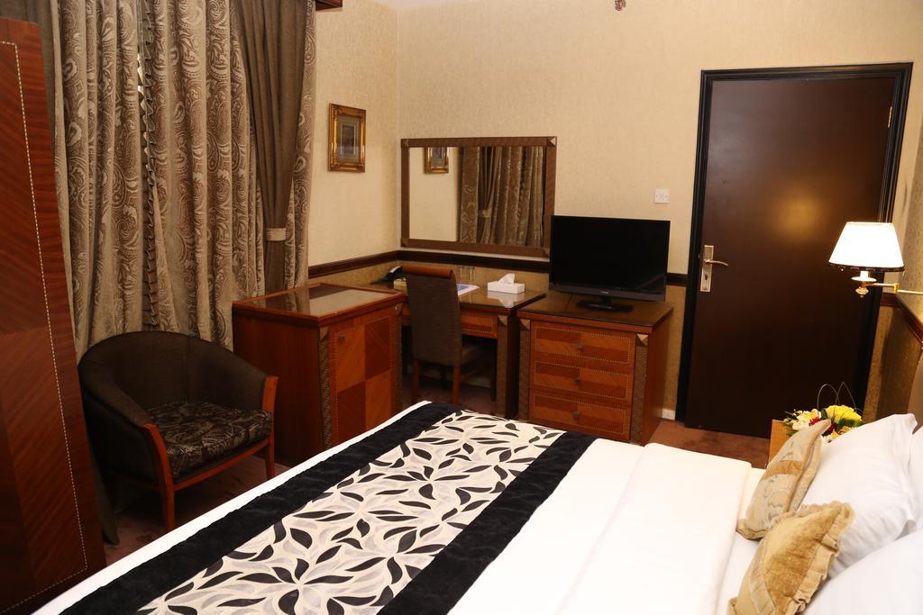 Abjad Crown Hotel Дубай Экстерьер фото