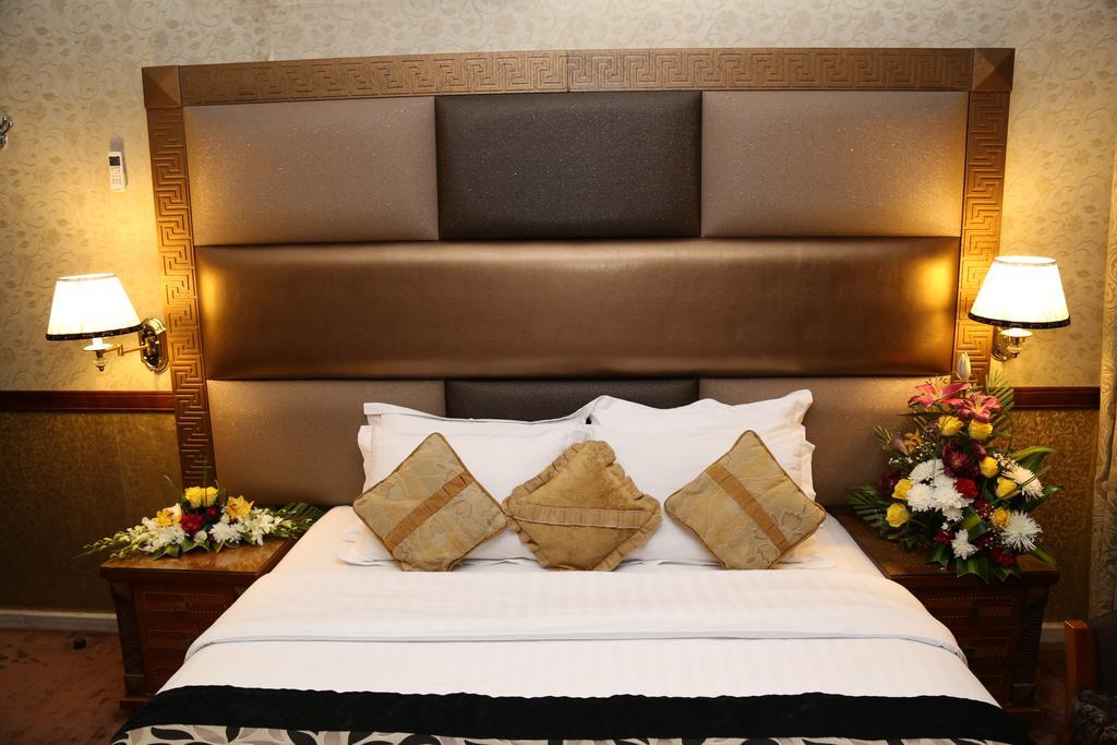 Abjad Crown Hotel Дубай Экстерьер фото
